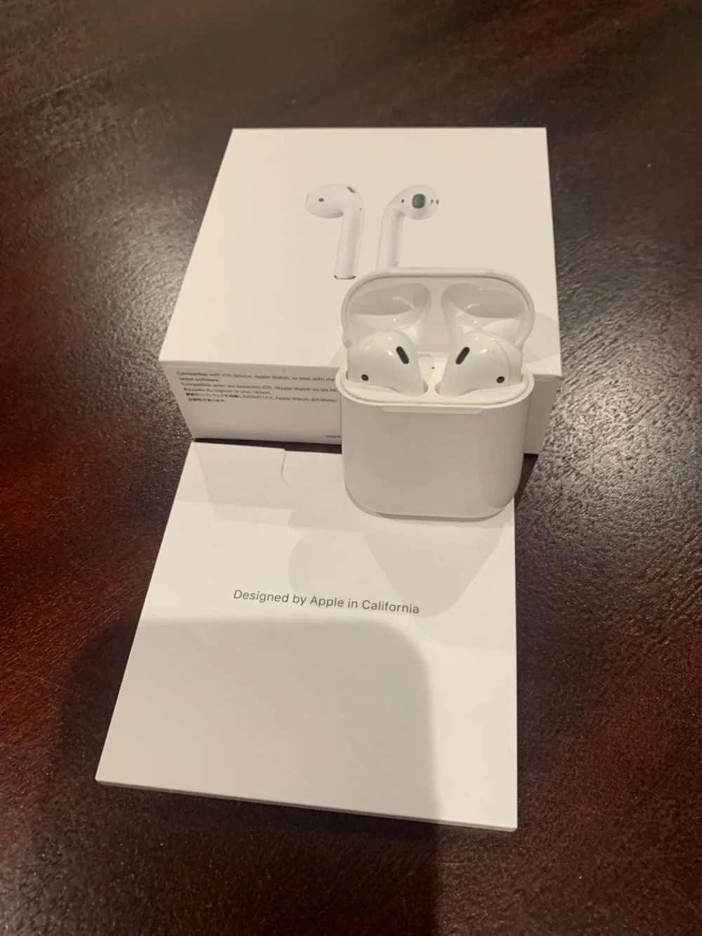 Apple White Wireless Earbuds with Charging Case